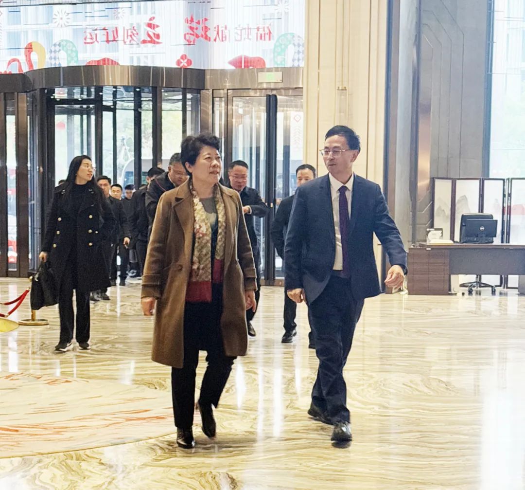 湖南省委常委、長沙市委書記吳桂英在滬考察 肯定“國企實力+民企活力”協同發展模式 要求深化務實合作